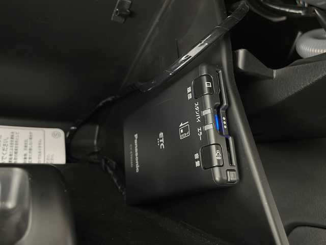 スズキ ソリオ HV MZ 長野県 2023(令5)年 2.4万km ピュアホワイトP 4WD/純正ナビ　/（フルセグ/Bluetooth/CD/DVD/アップルカープレイ/アンドロイドオート）/全方位モニター/両側電動スライドドア/ETC/デュアルブレーキサポート/レーンキープアシスト/レーダークルーズコントロール/コーナーセンサー/LEDヘッドライト/LEDフォグランプ/ヘッドアップディスプレイオーディオ/後席サーキュレーター/スマートキー/スペアキー