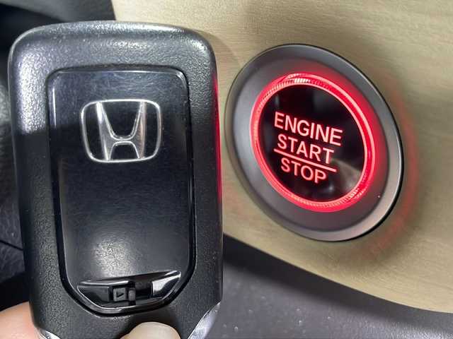 ホンダ フリード G ホンダセンシング 広島県 2018(平30)年 5.4万km ホワイトオーキッドパール 禁煙/社外ナビ/バックカメラ/後席モニター/アダプティブクルーズコントロール/両側パワースライドドア/衝突軽減ブレーキ/路外逸脱抑制機能/スマートキー/ＥＣＯＮモード/アイドリングストップ/ＬＥＤヘッドランプ/ETC