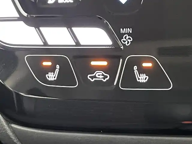 三菱 デリカミニ T プレミアム 福島県 2025(令7)年 0.1千km 緑 届出済未使用車/衝突軽減ブレーキ/・車線逸脱警報装置/・マイパイロット/・先行車発進お知らせ機能/・標識認識機能/・クリアランスソナー/純正9インチディスプレイオーディオ/・Bluetooth/USB/AM/FM/・全方位カメラ/・デジタルインナーミラー/両側パワースライドドア/アイドリングストップ/ダウンヒルアシストコントロール/電子パーキング/・オートホールド/革巻きステアリング/・ステアリングリモコン/・ステアリングヒーター/・パドルシフト/ハーフレザーシート/・シートヒーター(運転席/助手席)/LEDヘッドライト/・オートライト/・フォグライト/・ヘッドライトレベライザー/ルーフレール