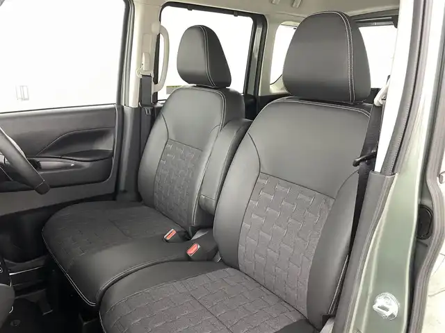 三菱 デリカミニ T プレミアム 福島県 2025(令7)年 0.1千km 緑 届出済未使用車/衝突軽減ブレーキ/・車線逸脱警報装置/・マイパイロット/・先行車発進お知らせ機能/・標識認識機能/・クリアランスソナー/純正9インチディスプレイオーディオ/・Bluetooth/USB/AM/FM/・全方位カメラ/・デジタルインナーミラー/両側パワースライドドア/アイドリングストップ/ダウンヒルアシストコントロール/電子パーキング/・オートホールド/革巻きステアリング/・ステアリングリモコン/・ステアリングヒーター/・パドルシフト/ハーフレザーシート/・シートヒーター(運転席/助手席)/LEDヘッドライト/・オートライト/・フォグライト/・ヘッドライトレベライザー/ルーフレール