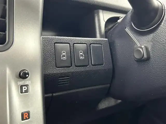 トヨタ ヴォクシー ZS 煌Ⅱ 愛知県 2011(平23)年 5.7万km ブラック 純正ディーラーオプション7インチHDDナビ/フルセグTV/バックカメラ/純正9インチ後席フリップダウンモニター/ビルトインETC/ステアリングスイッチ/オートエアコン/両側パワースライドドア/キャプテンシート/純正16インチアルミホイール/LEDヘッドライト/フロントフォグランプ/電動格納ウィンカーミラー/ドアバイザー/スマートキー
