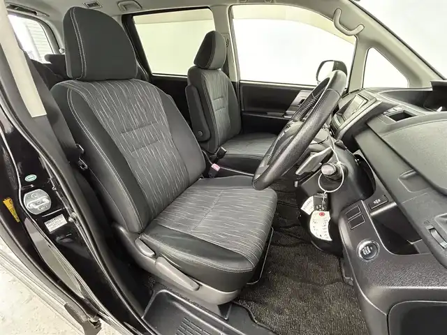 トヨタ ヴォクシー ZS 煌Ⅱ 愛知県 2011(平23)年 5.7万km ブラック 純正ディーラーオプション7インチHDDナビ/フルセグTV/バックカメラ/純正9インチ後席フリップダウンモニター/ビルトインETC/ステアリングスイッチ/オートエアコン/両側パワースライドドア/キャプテンシート/純正16インチアルミホイール/LEDヘッドライト/フロントフォグランプ/電動格納ウィンカーミラー/ドアバイザー/スマートキー