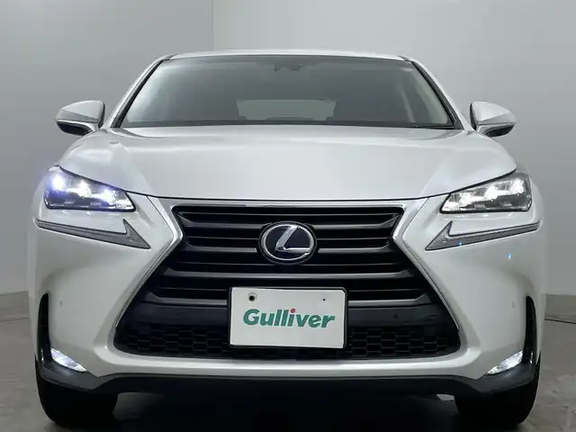 レクサス ＮＸ 300h バージョンL 岡山県 2017(平29)年 5.4万km ソニッククォーツ 純正ナビ/【ナビ/フルセグ/Bluetooth/DVD/AUX】	/バックカメラ(サイド付)/追従型クルーズコントロール	/オートハイビーム	/LEDヘッドライト（AUTO機能付き）	/ビルトインETC２．０	/パワーバックドア/前席シートヒーター/ステアリングヒーター/前席エアシート/オートブレーキホールド	/前席パワーシート	/衝突軽減ブレーキシステム	/車線逸脱防止システム	/横滑り防止装置	/踏み間違い防止装置/社外ドライブレコーダー（全方位）	/純正18インチアルミ	/コーナーセンサー（前後）	/100V電源/社外フロアマット	/ステアリングスイッチ/チルトステアリング/シートリフター/ウィンカーミラー	/ISOFIX	/パドルシフト/プッシュスタート