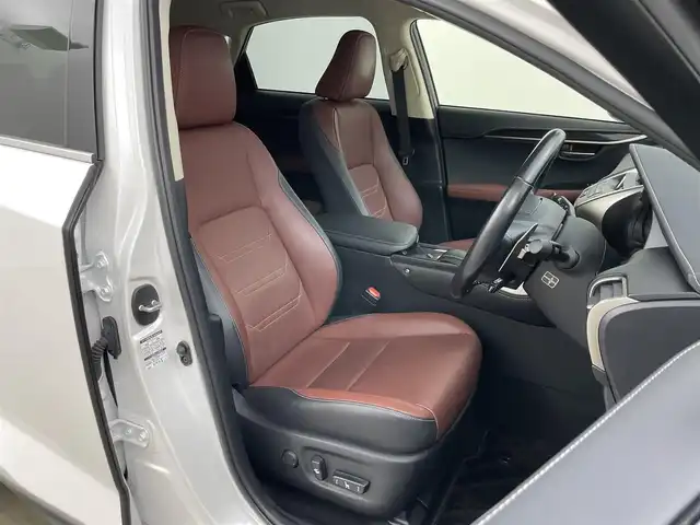 レクサス ＮＸ 300h バージョンL 岡山県 2017(平29)年 5.4万km ソニッククォーツ 純正ナビ/【ナビ/フルセグ/Bluetooth/DVD/AUX】	/バックカメラ(サイド付)/追従型クルーズコントロール	/オートハイビーム	/LEDヘッドライト（AUTO機能付き）	/ビルトインETC２．０	/パワーバックドア/前席シートヒーター/ステアリングヒーター/前席エアシート/オートブレーキホールド	/前席パワーシート	/衝突軽減ブレーキシステム	/車線逸脱防止システム	/横滑り防止装置	/踏み間違い防止装置/社外ドライブレコーダー（全方位）	/純正18インチアルミ	/コーナーセンサー（前後）	/100V電源/社外フロアマット	/ステアリングスイッチ/チルトステアリング/シートリフター/ウィンカーミラー	/ISOFIX	/パドルシフト/プッシュスタート