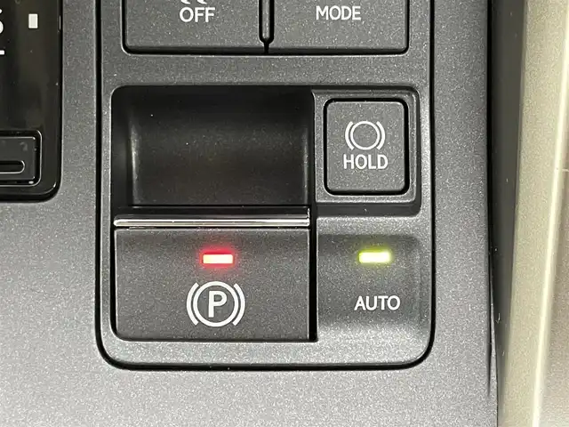 レクサス ＮＸ 300h バージョンL 岡山県 2017(平29)年 5.4万km ソニッククォーツ 純正ナビ/【ナビ/フルセグ/Bluetooth/DVD/AUX】	/バックカメラ(サイド付)/追従型クルーズコントロール	/オートハイビーム	/LEDヘッドライト（AUTO機能付き）	/ビルトインETC２．０	/パワーバックドア/前席シートヒーター/ステアリングヒーター/前席エアシート/オートブレーキホールド	/前席パワーシート	/衝突軽減ブレーキシステム	/車線逸脱防止システム	/横滑り防止装置	/踏み間違い防止装置/社外ドライブレコーダー（全方位）	/純正18インチアルミ	/コーナーセンサー（前後）	/100V電源/社外フロアマット	/ステアリングスイッチ/チルトステアリング/シートリフター/ウィンカーミラー	/ISOFIX	/パドルシフト/プッシュスタート