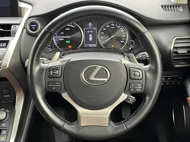 レクサス ＮＸ 300h バージョンL 岡山県 2017(平29)年 5.4万km ソニッククォーツ 純正ナビ/【ナビ/フルセグ/Bluetooth/DVD/AUX】	/バックカメラ(サイド付)/追従型クルーズコントロール	/オートハイビーム	/LEDヘッドライト（AUTO機能付き）	/ビルトインETC２．０	/パワーバックドア/前席シートヒーター/ステアリングヒーター/前席エアシート/オートブレーキホールド	/前席パワーシート	/衝突軽減ブレーキシステム	/車線逸脱防止システム	/横滑り防止装置	/踏み間違い防止装置/社外ドライブレコーダー（全方位）	/純正18インチアルミ	/コーナーセンサー（前後）	/100V電源/社外フロアマット	/ステアリングスイッチ/チルトステアリング/シートリフター/ウィンカーミラー	/ISOFIX	/パドルシフト/プッシュスタート