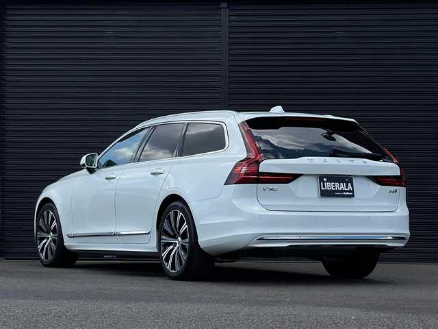 ボルボ Ｖ９０ B6 AWD インスクリプション 山梨県 2022(令4)年 5.2万km クリスタルホワイトP Google搭載/Bowers/Wilkins/パノラマSR/エアサス装着車/AppleCarPlay/AndroidAuto/360°カメラ/前後コーナーセンサー/ACC/BLIS/LKA/HUD/白革/全席シートヒーター/前席ベンチレーション/ステアリングヒーター/電動テールゲート（フットオープナー付）/ワイヤレスチャージ/LEDヘッドライト/ETC/純正19インチAW