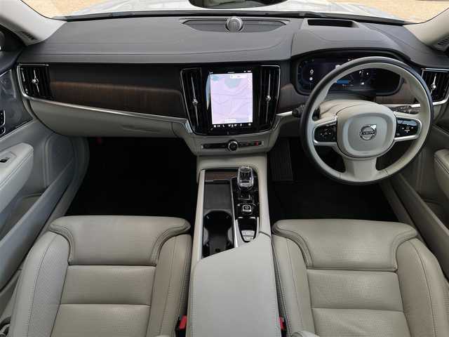 ボルボ Ｖ９０ B6 AWD インスクリプション 山梨県 2022(令4)年 5.2万km クリスタルホワイトP Google搭載/Bowers/Wilkins/パノラマSR/エアサス装着車/AppleCarPlay/AndroidAuto/360°カメラ/前後コーナーセンサー/ACC/BLIS/LKA/HUD/白革/全席シートヒーター/前席ベンチレーション/ステアリングヒーター/電動テールゲート（フットオープナー付）/ワイヤレスチャージ/LEDヘッドライト/ETC/純正19インチAW