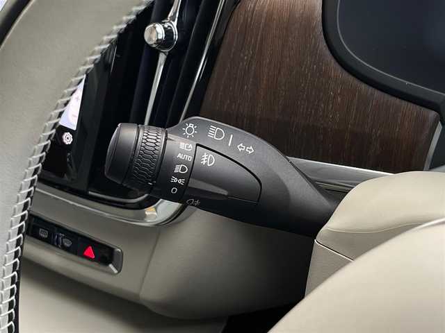 ボルボ Ｖ９０ B6 AWD インスクリプション 山梨県 2022(令4)年 5.2万km クリスタルホワイトP Google搭載/Bowers/Wilkins/パノラマSR/エアサス装着車/AppleCarPlay/AndroidAuto/360°カメラ/前後コーナーセンサー/ACC/BLIS/LKA/HUD/白革/全席シートヒーター/前席ベンチレーション/ステアリングヒーター/電動テールゲート（フットオープナー付）/ワイヤレスチャージ/LEDヘッドライト/ETC/純正19インチAW