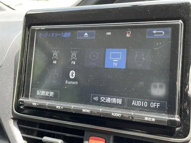 トヨタ ヴォクシー X 栃木県 2014(平26)年 12.5万km ブラック (株)IDOMが運営する【じしゃロン宇都宮店】の自社ローン専用車両になります。こちらは現金またはオートローンご利用時の価格です。自社ローンご希望の方は別途その旨お申付け下さい/禁煙車/純正９型ＳＤナビ/バックカメラ/Ｂｌｕｅｔｏｏｔｈ接続/ＥＴＣ/ＣＤ／ＤＶＤ/片側パワースライドドア/ステアリングスイッチ/ＬＥＤヘッドライト/オートライト/サンシェード/ドアバイザー/ISOFIX/フルセグTV