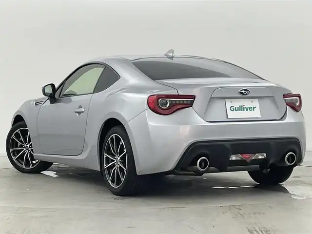 スバル ＢＲＺ R 群馬県 2020(令2)年 4万km アイスシルバーメタリック 6速マニュアル/社外HDDナビ/（HDD/CD/DVD/AM/FM）/LEDヘッドライト/LEDリヤコンビランプ/キーレス/ドライブモード切替/純正17インチアルミホイール/電動格納ミラー/純正フロアマット/横滑り防止装置/ヘッドランプレベライザー