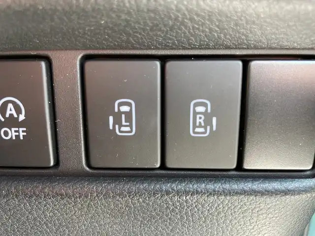スズキ スペーシア ギア HYBRID XZターボ 愛知県 2022(令4)年 2.2万km オフブルーメタリック/ガンメタリック2トーンルーフ スズキセーフティーサポート/衝突被害軽減ブレーキ/純正9インチディスプレイオーディオナビ（あり）/全方位カメラ/両側パワースライドドア/レーダークルーズコントロール/シートヒーター/CD DVD/Bluetooth/フルセグTV/バックカメラ/コーナーセンサー/純正アルミホイール/ルーフレール/パドルシフト/LEDヘッドライト/オートマチックハイビーム/ドライブレコーダー/ETC/ステアリングスイッチ/スマートキー/プッシュスタート