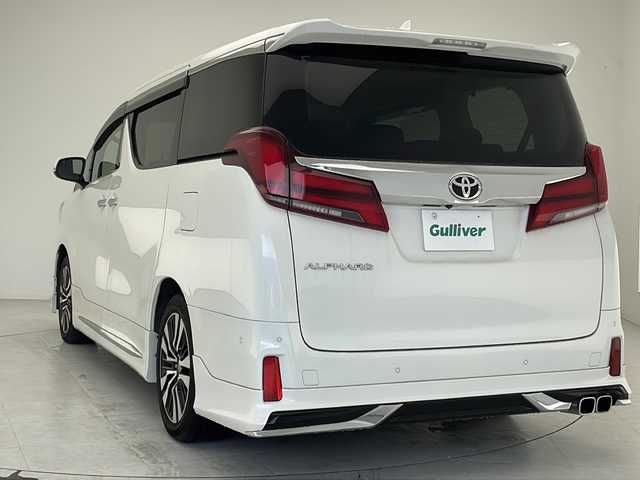 トヨタ アルファード S Cパッケージ 沖縄県 2022(令4)年 2.1万km ホワイトパールクリスタルシャイン 10．5型ナビ＋JBLプレミアムサウンド（MOP)/　BD/DVD/CD/SD/AM/FM/USB/フルセグ/パノラミックビューモニター（MOP)/13.3型リアエンターテインメントシステム（MOP)/ツインムーンルーフ（MOP)/モデリスタエアロ（F・S・R）/デジタルインナーミラー（MOP)/両側パワースライドドア/パワーバックドア/ビルトインETC2.0/前後ドライブレコーダー（ZDR016）/トヨタセーフティセンス/ブラインドスポットモニター（MOP)/インテリジェントパーキングアシスト（MOP)/合皮シート/1・2列目パワーシート/前席シートヒーター/前席シートエアコン/ステアリングヒーター/LEDヘッドライト/オートライト/アクセサリーコンセント（AC100V)/純正18インチAW/スペアタイヤ（MOP)/純正フロアマット/プッシュスタート/スマートキ―/取扱説明書/保証書