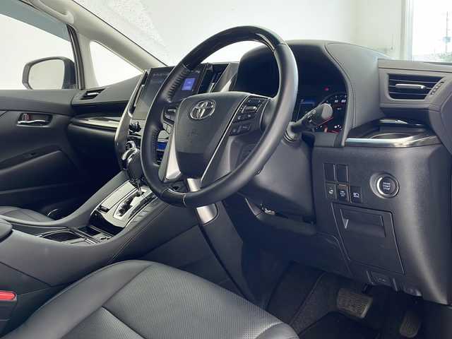 トヨタ アルファード S Cパッケージ 沖縄県 2022(令4)年 2.1万km ホワイトパールクリスタルシャイン 10．5型ナビ＋JBLプレミアムサウンド（MOP)/　BD/DVD/CD/SD/AM/FM/USB/フルセグ/パノラミックビューモニター（MOP)/13.3型リアエンターテインメントシステム（MOP)/ツインムーンルーフ（MOP)/モデリスタエアロ（F・S・R）/デジタルインナーミラー（MOP)/両側パワースライドドア/パワーバックドア/ビルトインETC2.0/前後ドライブレコーダー（ZDR016）/トヨタセーフティセンス/ブラインドスポットモニター（MOP)/インテリジェントパーキングアシスト（MOP)/合皮シート/1・2列目パワーシート/前席シートヒーター/前席シートエアコン/ステアリングヒーター/LEDヘッドライト/オートライト/アクセサリーコンセント（AC100V)/純正18インチAW/スペアタイヤ（MOP)/純正フロアマット/プッシュスタート/スマートキ―/取扱説明書/保証書