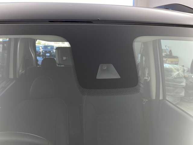 三菱 デリカミニ T プレミアム 栃木県 2025(令7)年 0.1千km アメジストブラック/シルキーホワイト 届出済未使用車/純正9型ディスプレイオーディオ/（AppleCarPlay/AndroidAuto/AM/FM/BT）/全周囲カメラ/インテリジェントルームミラー/両側パワースライドドア/プリクラッシュブレーキ/車線逸脱警報/先行車発進お知らせ/道路標識表示/ふらつき警報/ステアリングヒーター/シートヒーター/ステアリングスイッチ/電動格納ミラー/パドルシフト/純正アルミホイール/プッシュスタート/スマートキー/T　PREMIUM　4WD　9型ディスプレイオーディオ（121/330）　サイドデカール（33/440）