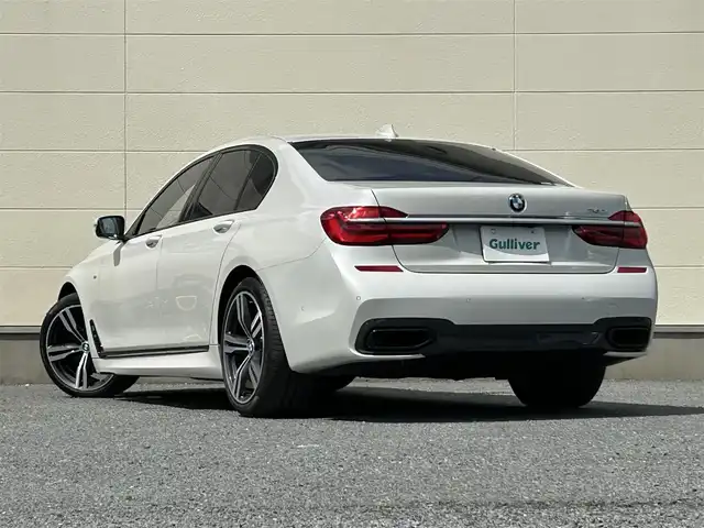 ＢＭＷ ７４０ｉ Mスポーツ 茨城県 2016(平28)年 5.5万km ミネラルホワイト 純正メーカオプションナビ/　(フルセグ/CD/DVD/Bluetooth)/全方位カメラ/黒革シート/サンルーフ/ETC/ドライビングアシスト/ハーマンカードン/クルーズコントロール/パドルシフト/パワーバックドア/プッシュスタート/USB入力端子/シートヒーター/パワーシート/LEDヘッドライト/純正アルミホイール