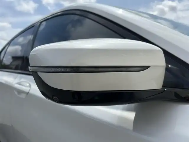 ＢＭＷ ７４０ｉ Mスポーツ 茨城県 2016(平28)年 5.5万km ミネラルホワイト 純正メーカオプションナビ/　(フルセグ/CD/DVD/Bluetooth)/全方位カメラ/黒革シート/サンルーフ/ETC/ドライビングアシスト/ハーマンカードン/クルーズコントロール/パドルシフト/パワーバックドア/プッシュスタート/USB入力端子/シートヒーター/パワーシート/LEDヘッドライト/純正アルミホイール