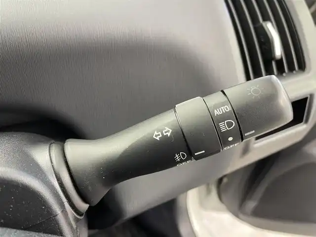 トヨタ プリウス α G ツーリングセレクション 群馬県 2018(平30)年 6.1万km ホワイトパールクリスタルシャイン 純正７型Ｗナビ　Ｂカメラ　衝突軽減　車線逸脱警報　レーダークルーズ　オートハイビーム　ＰＷシート　ドラレコ　ビルトインＥＴＣ　ＬＥＤヘッド　フォグライト　Ｐスタート　スマートキー　純正アルミ　禁煙車