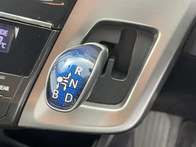 トヨタ プリウス α G ツーリングセレクション 群馬県 2018(平30)年 6.1万km ホワイトパールクリスタルシャイン 純正７型Ｗナビ　Ｂカメラ　衝突軽減　車線逸脱警報　レーダークルーズ　オートハイビーム　ＰＷシート　ドラレコ　ビルトインＥＴＣ　ＬＥＤヘッド　フォグライト　Ｐスタート　スマートキー　純正アルミ　禁煙車
