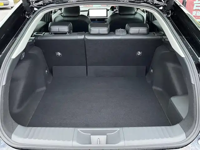 トヨタ プリウス Z 奈良県 2023(令5)年 1.2万km アティチュードブラックマイカ 純正１２．３インチディスプレイオーディオ/（フルセグ/BT/AppleCarPlay/AndroidAuto)/モデリスタフルエアロ/レーダークルーズコントロール/アラウンドビューモニター/ブラインドスポットモニター/プリクラッシュセーフティ/インテリジェントパーキングアシスト/レーンキープアシスト/電動リアゲート/ブラックレザーシート/運転席メモリ付きパワーシート/パワーイージーアクセスシステム/前席シートヒーター/前席エアーシート/ステアイングヒーター/ワイヤレス充電/デジタルインナーミラー/ETC2.0/純正19インチAW/スペアキーX1