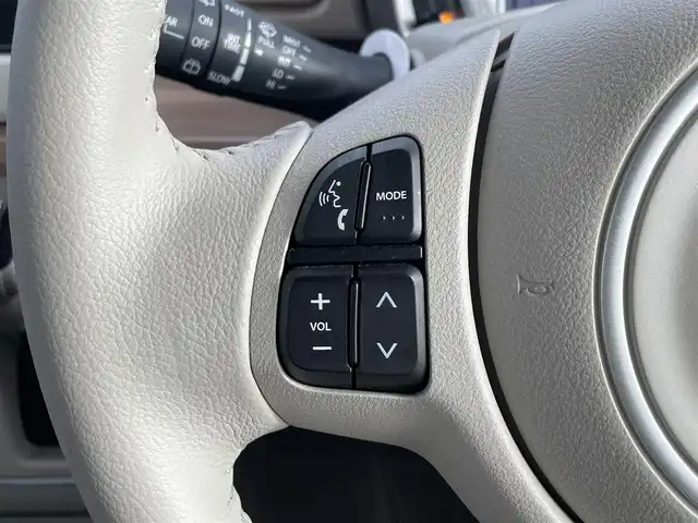 スズキ ラパン X 滋賀県 2022(令4)年 2.2万km フォーンベージュM 社外メモリナビ/(フルセグ/Bluetooth/CD/DVD)/衝突軽減ブレーキ/レーンキープアシスト/コーナーセンサー/バックカメラ/Autoハイビーム/LEDオートライト/電動格納ミラー/純正フロアマット
