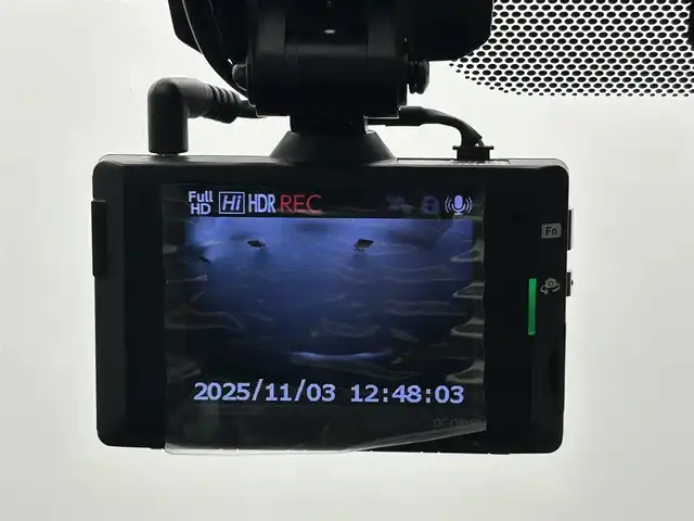 トヨタ プリウス ＰＨＶ S GRスポーツ 熊本県 2021(令3)年 4.2万km プラチナホワイトパールマイカ ワンオーナー　/純正ナビNSZT-Y68T（ＣＤ・ＤＶＤ・フルセグ・ＢＴ）/バックカメラ　/前方ドライブレコーダー　/ビルトインＥＴＣ　/前席シートヒーター　/トヨタセーフティーセンス/・プリクラッシュセーフティ/・レーンディパーチャーアラート/・アダブティブクルーズコントロール/・オートハイビーム/横滑り防止/GR専用ステア/充電ケーブル/ハーフレザーシート/純正フロアマット/純正１８インチAW/オートライト/LEDヘッドライト/フォグランプ/スマートキー/プッシュスタート/スペアキー1本/保証書/取扱説明書