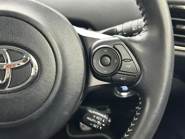 トヨタ プリウス ＰＨＶ S GRスポーツ 熊本県 2021(令3)年 4.2万km プラチナホワイトパールマイカ ワンオーナー　/純正ナビNSZT-Y68T（ＣＤ・ＤＶＤ・フルセグ・ＢＴ）/バックカメラ　/前方ドライブレコーダー　/ビルトインＥＴＣ　/前席シートヒーター　/トヨタセーフティーセンス/・プリクラッシュセーフティ/・レーンディパーチャーアラート/・アダブティブクルーズコントロール/・オートハイビーム/横滑り防止/GR専用ステア/充電ケーブル/ハーフレザーシート/純正フロアマット/純正１８インチAW/オートライト/LEDヘッドライト/フォグランプ/スマートキー/プッシュスタート/スペアキー1本/保証書/取扱説明書