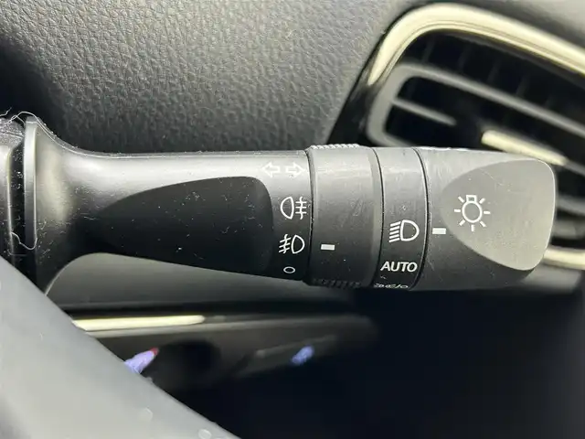 トヨタ プリウス ＰＨＶ S GRスポーツ 熊本県 2021(令3)年 4.2万km プラチナホワイトパールマイカ ワンオーナー　/純正ナビNSZT-Y68T（ＣＤ・ＤＶＤ・フルセグ・ＢＴ）/バックカメラ　/前方ドライブレコーダー　/ビルトインＥＴＣ　/前席シートヒーター　/トヨタセーフティーセンス/・プリクラッシュセーフティ/・レーンディパーチャーアラート/・アダブティブクルーズコントロール/・オートハイビーム/横滑り防止/GR専用ステア/充電ケーブル/ハーフレザーシート/純正フロアマット/純正１８インチAW/オートライト/LEDヘッドライト/フォグランプ/スマートキー/プッシュスタート/スペアキー1本/保証書/取扱説明書