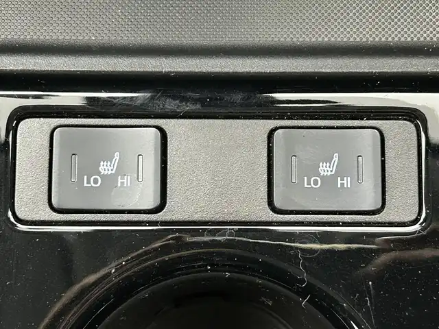 トヨタ プリウス ＰＨＶ S GRスポーツ 熊本県 2021(令3)年 4.2万km プラチナホワイトパールマイカ ワンオーナー　/純正ナビNSZT-Y68T（ＣＤ・ＤＶＤ・フルセグ・ＢＴ）/バックカメラ　/前方ドライブレコーダー　/ビルトインＥＴＣ　/前席シートヒーター　/トヨタセーフティーセンス/・プリクラッシュセーフティ/・レーンディパーチャーアラート/・アダブティブクルーズコントロール/・オートハイビーム/横滑り防止/GR専用ステア/充電ケーブル/ハーフレザーシート/純正フロアマット/純正１８インチAW/オートライト/LEDヘッドライト/フォグランプ/スマートキー/プッシュスタート/スペアキー1本/保証書/取扱説明書