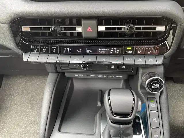 トヨタ ランドクルーザー ２５０ VX 東京都 2024(令6)年 0.3万km アバンギャルドブロンズメタリック ワンオーナー/セーフティセンス/純正メーカーフルセグナビTV/Bluetooth HDMI/全方位モニター/サンルーフ/黒革シート/パワーシート（運転席）/シートヒーター（前席）/エアシート（前席）/衝突被害軽減ブレーキ/クリアランスソナー/ブラインドスポットモニター/レーダークルーズコントロール/レーンディバーチャーアラート/発進遅れ告知機能/ドライバー異常時対応システム/オートマチックハイビーム/純正LEDヘッドライト/革巻きステアリングホイール/ステアリングヒーター/左右独立温度調整オートエアコン/充電用USB端子（1列目２列目３列目）/ISOFIX/ルーフレール/ETC2.0/スペアキー/保証書＆取扱説明書