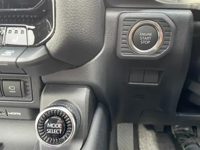 トヨタ ランドクルーザー ２５０ VX 東京都 2024(令6)年 0.3万km アバンギャルドブロンズメタリック ワンオーナー/セーフティセンス/純正メーカーフルセグナビTV/Bluetooth HDMI/全方位モニター/サンルーフ/黒革シート/パワーシート（運転席）/シートヒーター（前席）/エアシート（前席）/衝突被害軽減ブレーキ/クリアランスソナー/ブラインドスポットモニター/レーダークルーズコントロール/レーンディバーチャーアラート/発進遅れ告知機能/ドライバー異常時対応システム/オートマチックハイビーム/純正LEDヘッドライト/革巻きステアリングホイール/ステアリングヒーター/左右独立温度調整オートエアコン/充電用USB端子（1列目２列目３列目）/ISOFIX/ルーフレール/ETC2.0/スペアキー/保証書＆取扱説明書