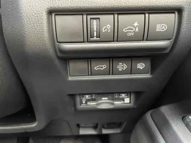 トヨタ ランドクルーザー ２５０ VX 東京都 2024(令6)年 0.3万km アバンギャルドブロンズメタリック ワンオーナー/セーフティセンス/純正メーカーフルセグナビTV/Bluetooth HDMI/全方位モニター/サンルーフ/黒革シート/パワーシート（運転席）/シートヒーター（前席）/エアシート（前席）/衝突被害軽減ブレーキ/クリアランスソナー/ブラインドスポットモニター/レーダークルーズコントロール/レーンディバーチャーアラート/発進遅れ告知機能/ドライバー異常時対応システム/オートマチックハイビーム/純正LEDヘッドライト/革巻きステアリングホイール/ステアリングヒーター/左右独立温度調整オートエアコン/充電用USB端子（1列目２列目３列目）/ISOFIX/ルーフレール/ETC2.0/スペアキー/保証書＆取扱説明書