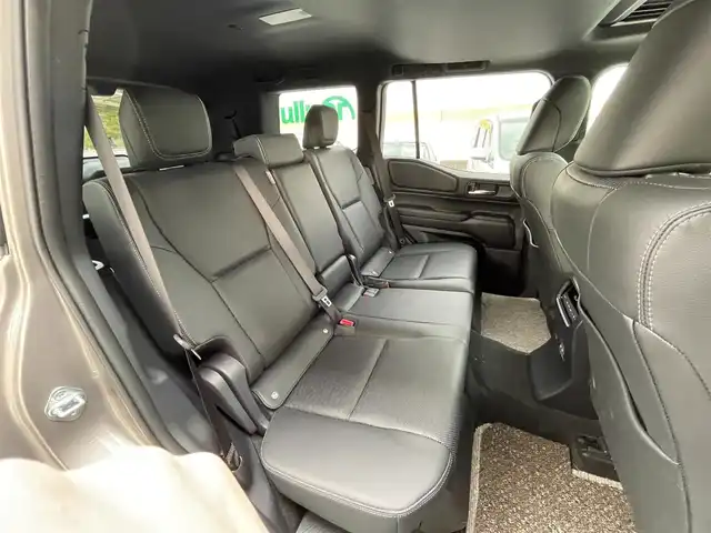 トヨタ ランドクルーザー ２５０ VX 東京都 2024(令6)年 0.3万km アバンギャルドブロンズメタリック ワンオーナー/セーフティセンス/純正メーカーフルセグナビTV/Bluetooth HDMI/全方位モニター/サンルーフ/黒革シート/パワーシート（運転席）/シートヒーター（前席）/エアシート（前席）/衝突被害軽減ブレーキ/クリアランスソナー/ブラインドスポットモニター/レーダークルーズコントロール/レーンディバーチャーアラート/発進遅れ告知機能/ドライバー異常時対応システム/オートマチックハイビーム/純正LEDヘッドライト/革巻きステアリングホイール/ステアリングヒーター/左右独立温度調整オートエアコン/充電用USB端子（1列目２列目３列目）/ISOFIX/ルーフレール/ETC2.0/スペアキー/保証書＆取扱説明書