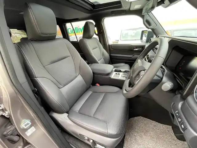 トヨタ ランドクルーザー ２５０ VX 東京都 2024(令6)年 0.3万km アバンギャルドブロンズメタリック ワンオーナー/セーフティセンス/純正メーカーフルセグナビTV/Bluetooth HDMI/全方位モニター/サンルーフ/黒革シート/パワーシート（運転席）/シートヒーター（前席）/エアシート（前席）/衝突被害軽減ブレーキ/クリアランスソナー/ブラインドスポットモニター/レーダークルーズコントロール/レーンディバーチャーアラート/発進遅れ告知機能/ドライバー異常時対応システム/オートマチックハイビーム/純正LEDヘッドライト/革巻きステアリングホイール/ステアリングヒーター/左右独立温度調整オートエアコン/充電用USB端子（1列目２列目３列目）/ISOFIX/ルーフレール/ETC2.0/スペアキー/保証書＆取扱説明書