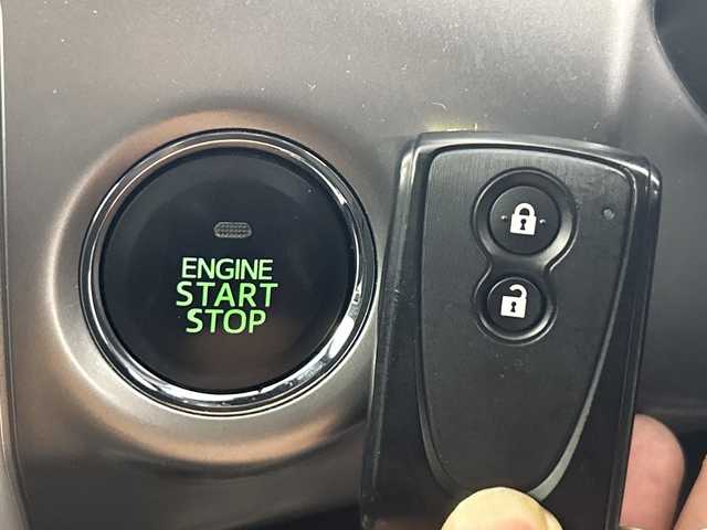 ダイハツ コペン セロ 愛知県 2016(平28)年 2.9万km クリアブルークリスタルメタリック 純正７インチナビ/（Bluetooth/フルセグ/DVD再生）/ETC車載器/レザレッドシートカバー/LEDヘッドライト/フォグランプ/シートヒーター/純正フロントドライブレコーダー/純正フロアマット/スマートキー/プッシュスタート/ecoIDLE/純正16インチアルミホイール