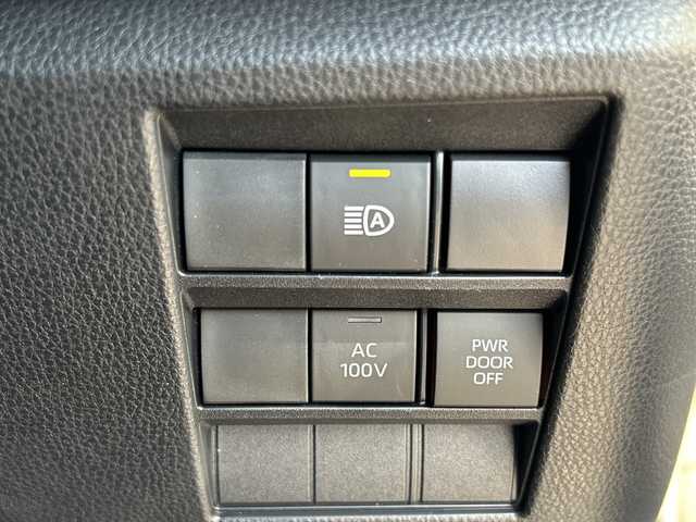 トヨタ ヴォクシー ハイブリッド S－Z 鹿児島県 2023(令5)年 1.7万km ホワイトパールクリスタルシャイン ワンオーナー/トヨタセーフティセンス/純正14インチフリップダウンモニター/純正ディスプレイオーディオ/（フルセグTV/Bluetooth/Miracast/CD/DVD/USB）/バックカメラ/両側パワースライドドア/助手席側ユニバーサルステップ/モデリスタシグネチャーイルミグリル/レーダークルーズコントロール/レーンディパーチャーアラート/プリクラッシュセーフティー/LEDヘッドライト/ハーフレザーシート/純正17インチアルミホイール/ステアリングヒーター/スマートキー/ETC2.0