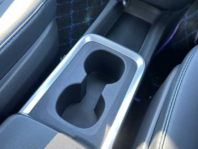 トヨタ ヴォクシー ハイブリッド S－Z 鹿児島県 2023(令5)年 1.7万km ホワイトパールクリスタルシャイン ワンオーナー/トヨタセーフティセンス/純正14インチフリップダウンモニター/純正ディスプレイオーディオ/（フルセグTV/Bluetooth/Miracast/CD/DVD/USB）/バックカメラ/両側パワースライドドア/助手席側ユニバーサルステップ/モデリスタシグネチャーイルミグリル/レーダークルーズコントロール/レーンディパーチャーアラート/プリクラッシュセーフティー/LEDヘッドライト/ハーフレザーシート/純正17インチアルミホイール/ステアリングヒーター/スマートキー/ETC2.0