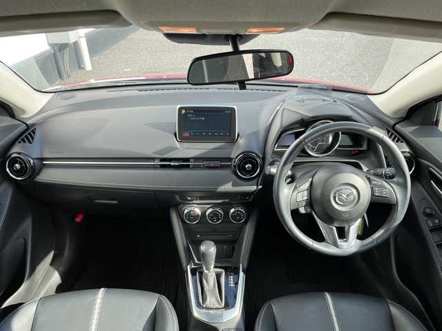 マツダ デミオ XD ブラックレザーリミテッド 千葉県 2016(平28)年 3.6万km ソウルレッドプレミアムメタリック 純正SDナビ/(フルセグTV/BT/CD/DVD/FM/AM)/ヘッドアップディスプレイ/ブラインドスポットモニター/衝突被害軽減システム/車線逸脱警報/バックカメラ/クルーズコントロール/ハーフレザーシート/横滑り防止装置/ETC/アイドリングストップ/LEDヘッドライト/フォグランプ/オートライト/ウィンカーミラー/電動格納ミラー/純正16インチAW/シートヒーター/シートリフター/パドルシフト/プッシュスタート/スマートキー/フロアマット/スペアキー