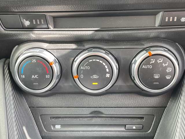 マツダ デミオ XD ブラックレザーリミテッド 千葉県 2016(平28)年 3.6万km ソウルレッドプレミアムメタリック 純正SDナビ/(フルセグTV/BT/CD/DVD/FM/AM)/ヘッドアップディスプレイ/ブラインドスポットモニター/衝突被害軽減システム/車線逸脱警報/バックカメラ/クルーズコントロール/ハーフレザーシート/横滑り防止装置/ETC/アイドリングストップ/LEDヘッドライト/フォグランプ/オートライト/ウィンカーミラー/電動格納ミラー/純正16インチAW/シートヒーター/シートリフター/パドルシフト/プッシュスタート/スマートキー/フロアマット/スペアキー