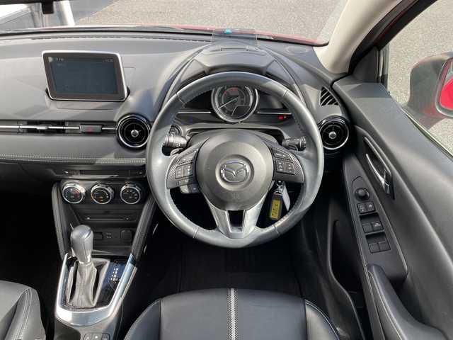 マツダ デミオ XD ブラックレザーリミテッド 千葉県 2016(平28)年 3.6万km ソウルレッドプレミアムメタリック 純正SDナビ/(フルセグTV/BT/CD/DVD/FM/AM)/ヘッドアップディスプレイ/ブラインドスポットモニター/衝突被害軽減システム/車線逸脱警報/バックカメラ/クルーズコントロール/ハーフレザーシート/横滑り防止装置/ETC/アイドリングストップ/LEDヘッドライト/フォグランプ/オートライト/ウィンカーミラー/電動格納ミラー/純正16インチAW/シートヒーター/シートリフター/パドルシフト/プッシュスタート/スマートキー/フロアマット/スペアキー