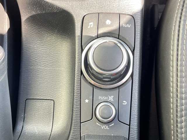 マツダ デミオ XD ブラックレザーリミテッド 千葉県 2016(平28)年 3.6万km ソウルレッドプレミアムメタリック 純正SDナビ/(フルセグTV/BT/CD/DVD/FM/AM)/ヘッドアップディスプレイ/ブラインドスポットモニター/衝突被害軽減システム/車線逸脱警報/バックカメラ/クルーズコントロール/ハーフレザーシート/横滑り防止装置/ETC/アイドリングストップ/LEDヘッドライト/フォグランプ/オートライト/ウィンカーミラー/電動格納ミラー/純正16インチAW/シートヒーター/シートリフター/パドルシフト/プッシュスタート/スマートキー/フロアマット/スペアキー