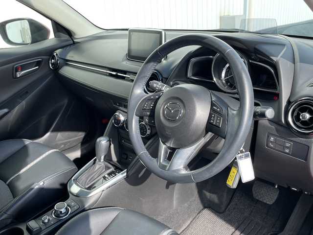 マツダ デミオ XD ブラックレザーリミテッド 千葉県 2016(平28)年 3.6万km ソウルレッドプレミアムメタリック 純正SDナビ/(フルセグTV/BT/CD/DVD/FM/AM)/ヘッドアップディスプレイ/ブラインドスポットモニター/衝突被害軽減システム/車線逸脱警報/バックカメラ/クルーズコントロール/ハーフレザーシート/横滑り防止装置/ETC/アイドリングストップ/LEDヘッドライト/フォグランプ/オートライト/ウィンカーミラー/電動格納ミラー/純正16インチAW/シートヒーター/シートリフター/パドルシフト/プッシュスタート/スマートキー/フロアマット/スペアキー