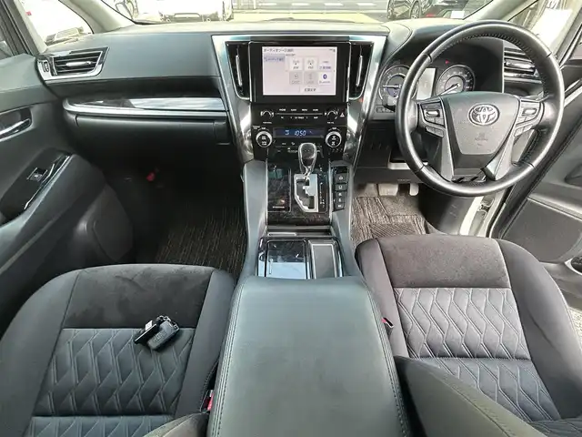 トヨタ アルファードハイブリット S 愛知県 2020(令2)年 5.7万km ホワイトパールクリスタルシャイン 純正メモリナビ(FM/AM/CD/DVD/BT/USB/Miracast/フルセグ)/トヨタセーフティーセンス/ ・レーントレーシングアシスト/ ・プリクラッシュセーフティー/ ・クリアランスソナー/ ・パーキングサポートブレーキ/ ・ロードサインアシスト/ ・レーダークルーズコントロール/ドライブレコーダー/バックカメラ/4WD/nanoe/両側パワースライドドア/LEDヘッドライト/フォグランプ/純正AW17インチ/電動格納ミラー/ETC/プッシュスタート/スマートキー・スペアキー１本/ステアリングリモコン/ハンズフリー/ABS/取扱説明書・保証書