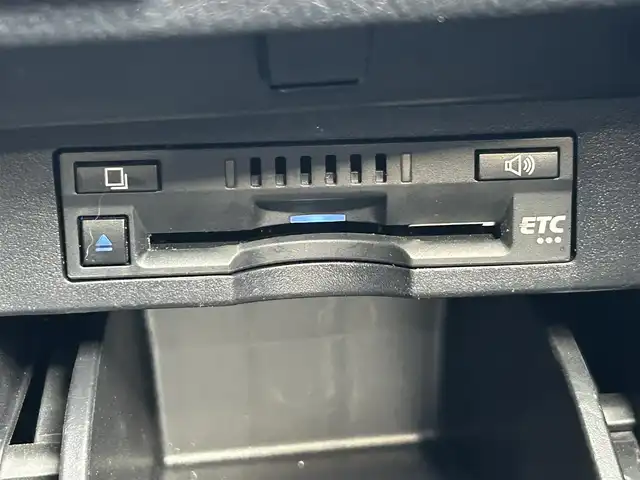 トヨタ アルファードハイブリット S 愛知県 2020(令2)年 5.7万km ホワイトパールクリスタルシャイン 純正メモリナビ(FM/AM/CD/DVD/BT/USB/Miracast/フルセグ)/トヨタセーフティーセンス/ ・レーントレーシングアシスト/ ・プリクラッシュセーフティー/ ・クリアランスソナー/ ・パーキングサポートブレーキ/ ・ロードサインアシスト/ ・レーダークルーズコントロール/ドライブレコーダー/バックカメラ/4WD/nanoe/両側パワースライドドア/LEDヘッドライト/フォグランプ/純正AW17インチ/電動格納ミラー/ETC/プッシュスタート/スマートキー・スペアキー１本/ステアリングリモコン/ハンズフリー/ABS/取扱説明書・保証書