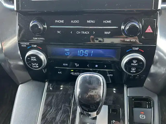 トヨタ アルファードハイブリット S 愛知県 2020(令2)年 5.7万km ホワイトパールクリスタルシャイン 純正メモリナビ(FM/AM/CD/DVD/BT/USB/Miracast/フルセグ)/トヨタセーフティーセンス/ ・レーントレーシングアシスト/ ・プリクラッシュセーフティー/ ・クリアランスソナー/ ・パーキングサポートブレーキ/ ・ロードサインアシスト/ ・レーダークルーズコントロール/ドライブレコーダー/バックカメラ/4WD/nanoe/両側パワースライドドア/LEDヘッドライト/フォグランプ/純正AW17インチ/電動格納ミラー/ETC/プッシュスタート/スマートキー・スペアキー１本/ステアリングリモコン/ハンズフリー/ABS/取扱説明書・保証書