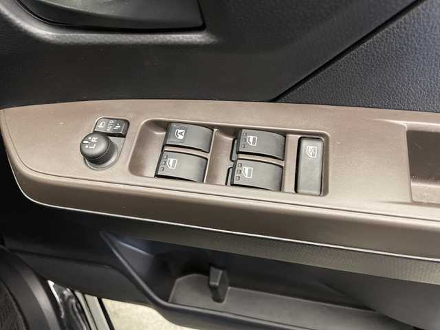 トヨタ ルーミー X 宮崎県 2021(令3)年 2.7万km ブラックマイカメタリック 純正ナビ　/Ｂｌｕｅｔｏｏｔｈ　/ワンセグＴＶ　/ＣＤ　/Ｄ／Ｎ席シートヒーター/コーナセンサー/片側パワースライドドア/衝突被害軽減ブレーキシステム　/横滑り防止機能　/ドライブレコーダー　/スペアキー/ＥＴＣ