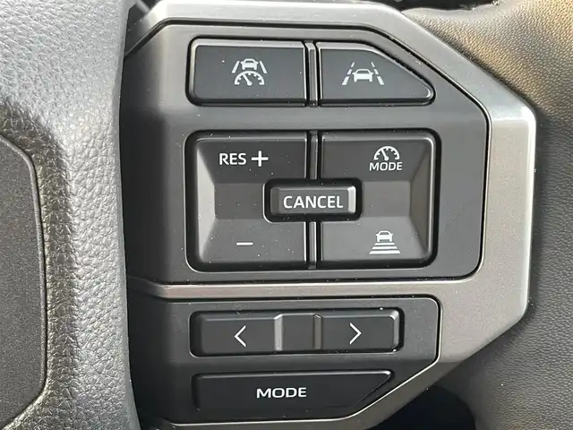 トヨタ ランドクルーザー ２５０ VX 兵庫県 2024(令6)年 0.8万km プラチナホワイトパールマイカ メーカーOPトヨタチームメイト/12.3インチディスプレイオーディオ/パノラミックビューモニター/黒レザー　ベンチレーションシート/モデリスタ/パワーバックドア/デジタルインナーミラー/サンルーフ/丸目LEDヘッドライト/社外フロアマット＋トランクマット/ワンオーナー/フルセグTV/パワーシート/シートヒーター/ルーフレール