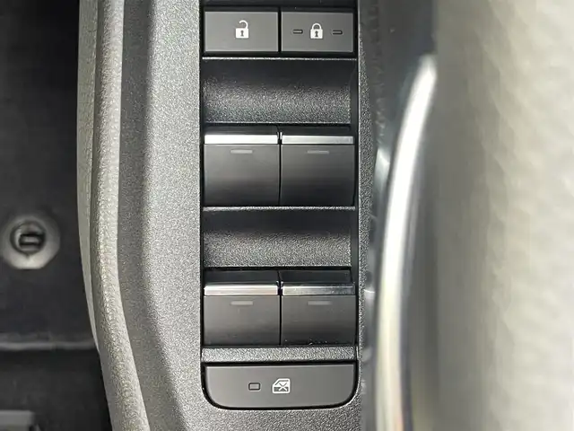 トヨタ ランドクルーザー ２５０ VX 兵庫県 2024(令6)年 0.8万km プラチナホワイトパールマイカ メーカーOPトヨタチームメイト/12.3インチディスプレイオーディオ/パノラミックビューモニター/黒レザー　ベンチレーションシート/モデリスタ/パワーバックドア/デジタルインナーミラー/サンルーフ/丸目LEDヘッドライト/社外フロアマット＋トランクマット/ワンオーナー/フルセグTV/パワーシート/シートヒーター/ルーフレール