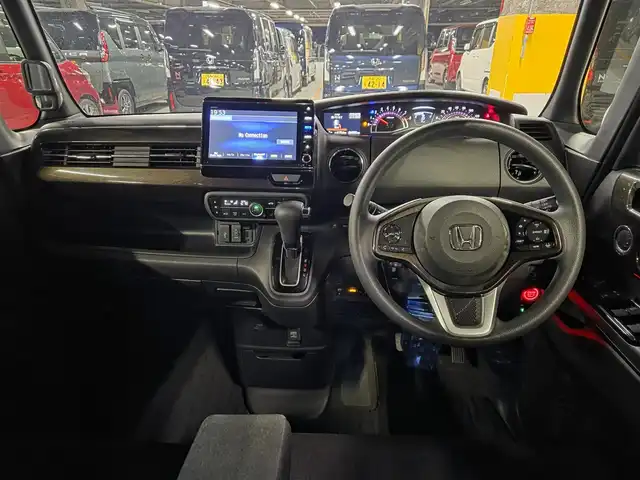 ホンダ Ｎ ＢＯＸ カスタム G L ホンダセンシング 長崎県 2020(令2)年 6.9万km プラチナホワイトパール 純正8型ナビ/フルセグTV/片側パワースライドドア/バックカメラ/ビルトインETC/アダプティブクルーズコントロール/ホンダセンシング/・衝突被害軽減ブレーキ/・車線逸脱防止支援システム/・前後誤発進抑制機能/・標識認識機能/・オートハイビーム/LEDヘッドランプ/ステアリングスイッチ/ベンチシート/前席シートヒーター/後席チップアップシート/純正14インチアルミホイール/スマートキー/プッシュエンジンスタート/禁煙車