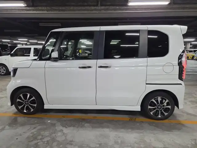 ホンダ Ｎ ＢＯＸ カスタム G L ホンダセンシング 長崎県 2020(令2)年 6.9万km プラチナホワイトパール 純正8型ナビ/フルセグTV/片側パワースライドドア/バックカメラ/ビルトインETC/アダプティブクルーズコントロール/ホンダセンシング/・衝突被害軽減ブレーキ/・車線逸脱防止支援システム/・前後誤発進抑制機能/・標識認識機能/・オートハイビーム/LEDヘッドランプ/ステアリングスイッチ/ベンチシート/前席シートヒーター/後席チップアップシート/純正14インチアルミホイール/スマートキー/プッシュエンジンスタート/禁煙車